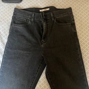 Levi Strauss & Co jeans. 720 High Rise Super Skinny
